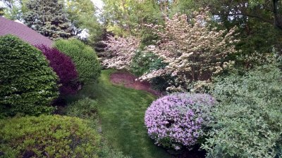13 Mom's memorial garden 03.jpg