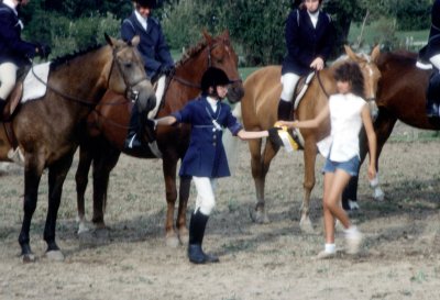 03 Erica receiving ribbon.jpg