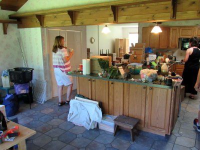 24 Kitchen 02.jpg