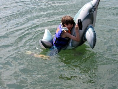 35 Sid with fake dolphin 01.jpg
