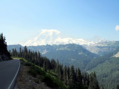 08 Mt. Rainier from the road 01.jpg