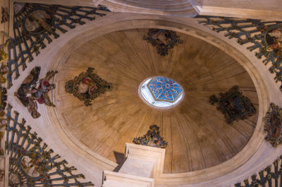 Cúpula ovalada con linterna de la capilla de la Natividad de la Virgen María