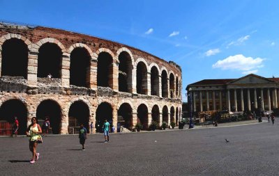 ROMAN AMPHITHEATER