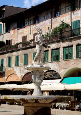 PIAZZA DELLA ERBE