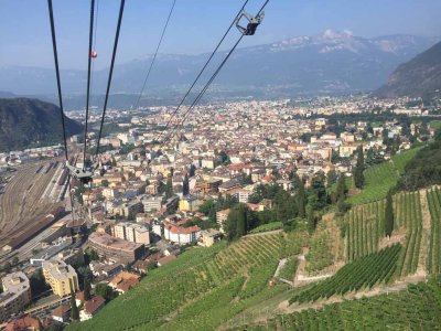 CABLE CAR RIDE TO THE RENON PLATEAU