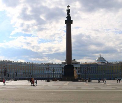 PALACE SQUARE - ARCH OF THE GENERAL STAFF AND MINISTRIES