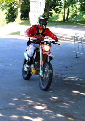 MOTOCROSS IN TOWN