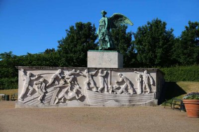 SEAFARERS MONUMENT