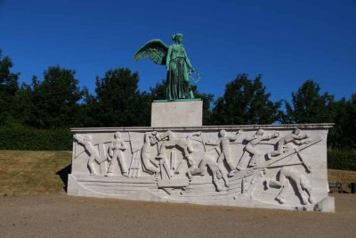 SEAFARERS MONUMENT