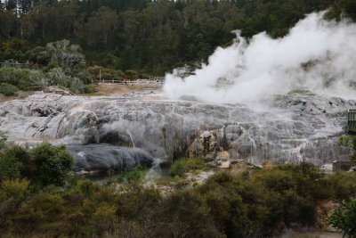 POHUTU GEYSER - THE LARGEST