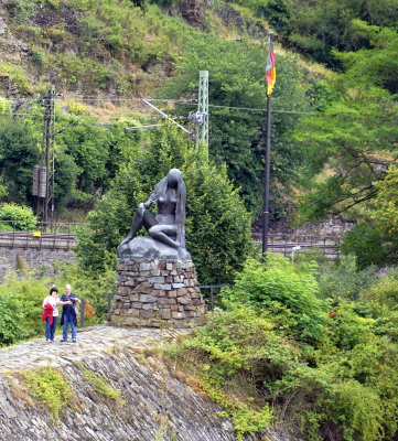 Crusing the Rhine - The Loreley Statue