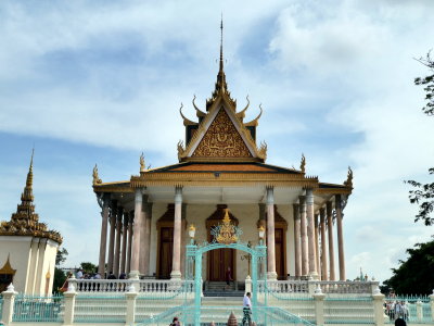 Royal Palace - Wat Preah Keo Morokat ( Silver Pagoda)
