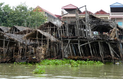 Kampong-Chhnang- Very old structures