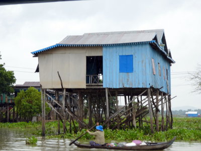 Kampong-Chhnang - houses along the river