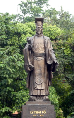 Hanoi - Ly Thai To Park - Holds a statue of a famous Vietnam emperor that moved the capital to Hanoi.