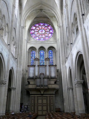 Inside Collegiate Church Notre-Dame