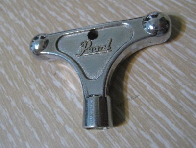 pearl drum key 1.jpg