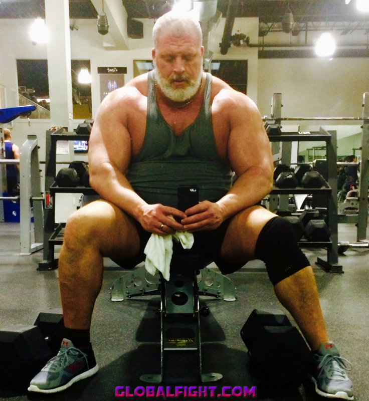 big beefy hairy musclebear.jpg