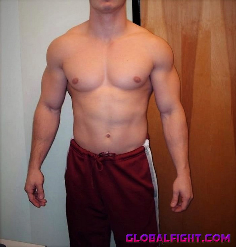 cute muscle guy selfie.jpg