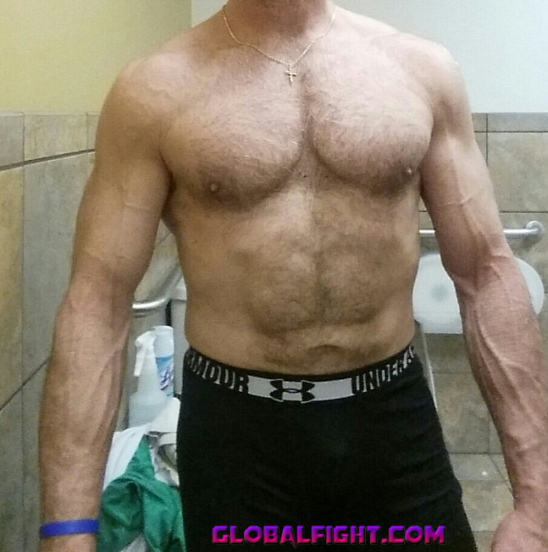 gay musclejocks personals.jpg