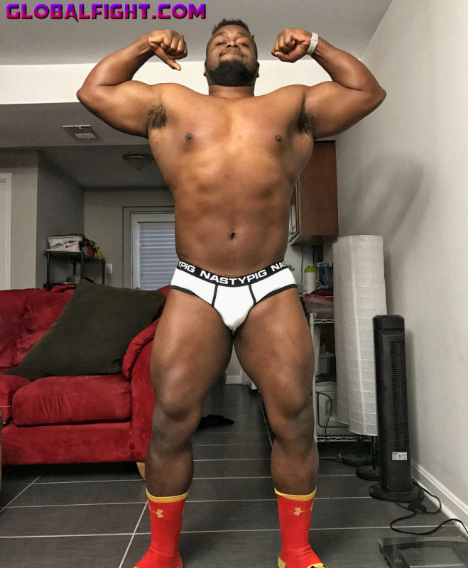 huge black muscledaddy.jpg