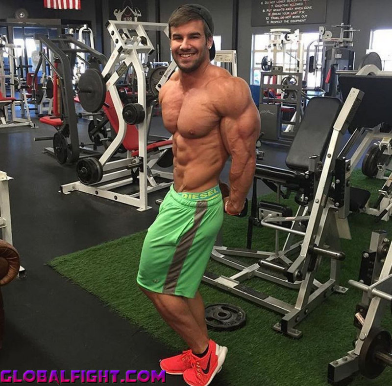muscle dudes gym webcam.jpg