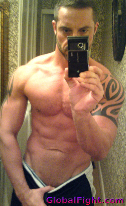 twink muscle boy.jpg