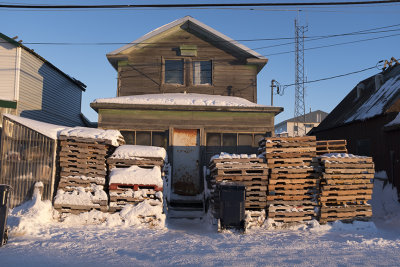 Pallets for heat