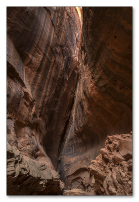 A small slot canyon in Long Canyon on Burr Trail