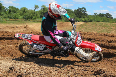 IMG09761_PBase.jpg