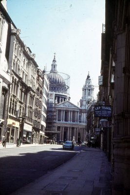 2-25_St Pauls Cathedral.jpg