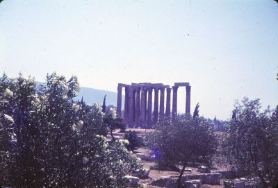 10-30_Temple of Zeus in Athens.jpg