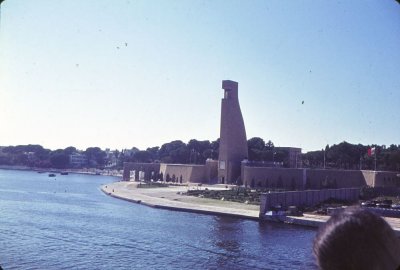 12-7_War Memorial in Brindisi.jpg