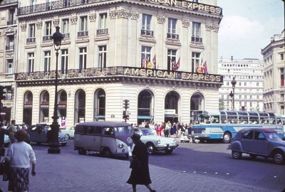 16-34_American Express building in Paris.jpg