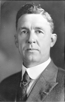4_Oscar Tuell_Circa 1920.jpg
