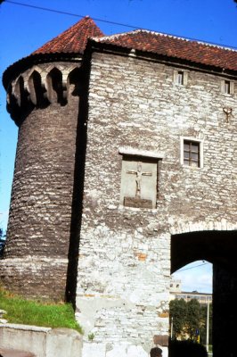 18_Crucifix on Tallinn wall_October 1974.jpg