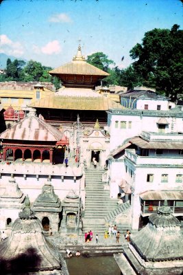 33_Hindu temple in Kathmandu_October 1974.jpg