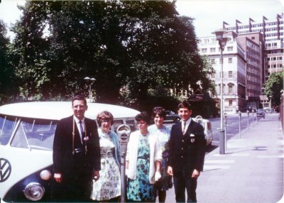 24_Tuells in London_June 1965.jpg