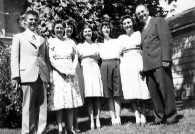 2_Beadles family_Summer 1947.jpg