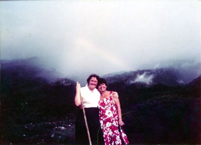 13_Robert Louis Stevensons grave site on Samoa_July 1982.jpg