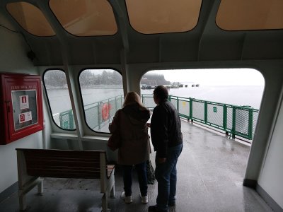 1_ferry.jpg