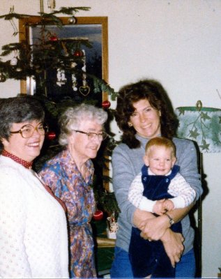 1_Four generations_Christmas 1985.jpg
