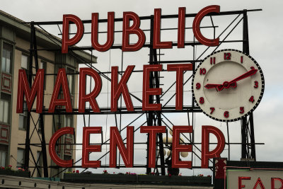 The next morning our first stop was of course Pike Place Market, a Seattle icon 