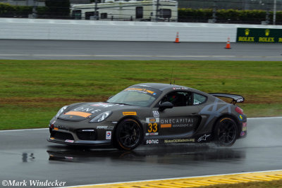 ...Porsche Cayman GT4