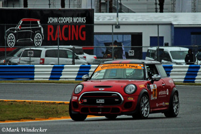 28th 20ST Ethan Low/Mark Pombo MINI JCW