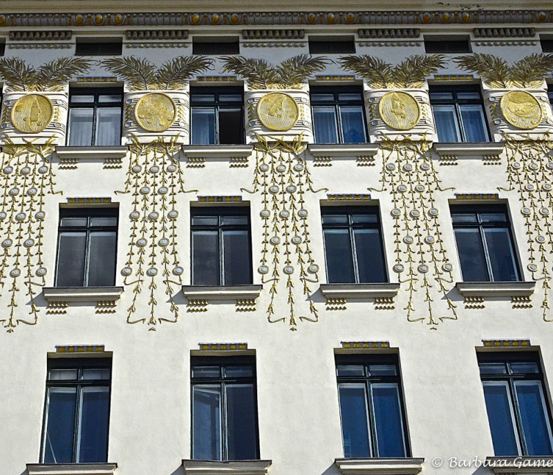 The Medallion House, Jugendstil decor