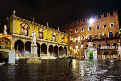 Dante Square in Verona