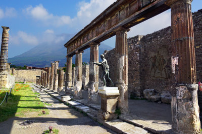 Rainy Weekend in Pompeii and Abroad