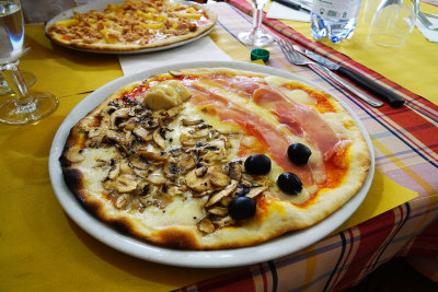 Psychedelic Pizza in The La Trattoria  