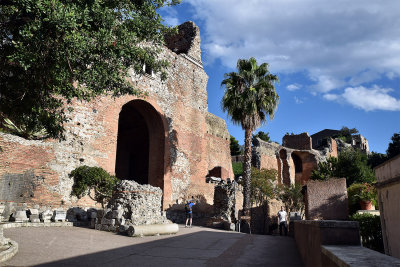 Taormina Roman Brickwork.jpg